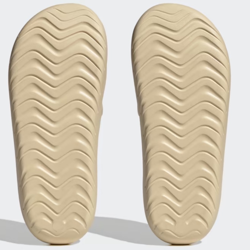 Adidas Adicane Slides - Worn Once - image 4